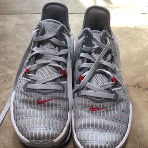 Men’s Nike LeBrons size 8